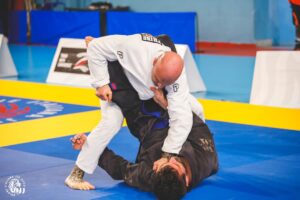 Scopri di più sull'articolo Brazilian Jiu Jitsu a Benevento: Perché Scegliere l’Arte Suave alla Kombatmania
