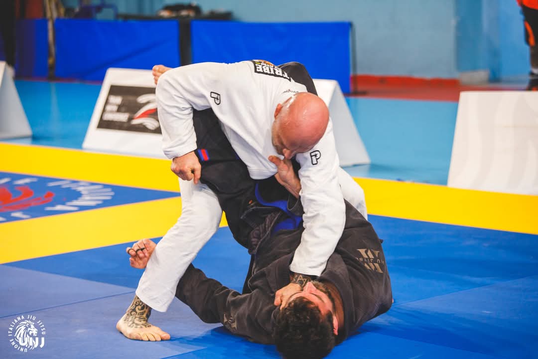 Al momento stai visualizzando Brazilian Jiu Jitsu a Benevento: Perché Scegliere l’Arte Suave alla Kombatmania